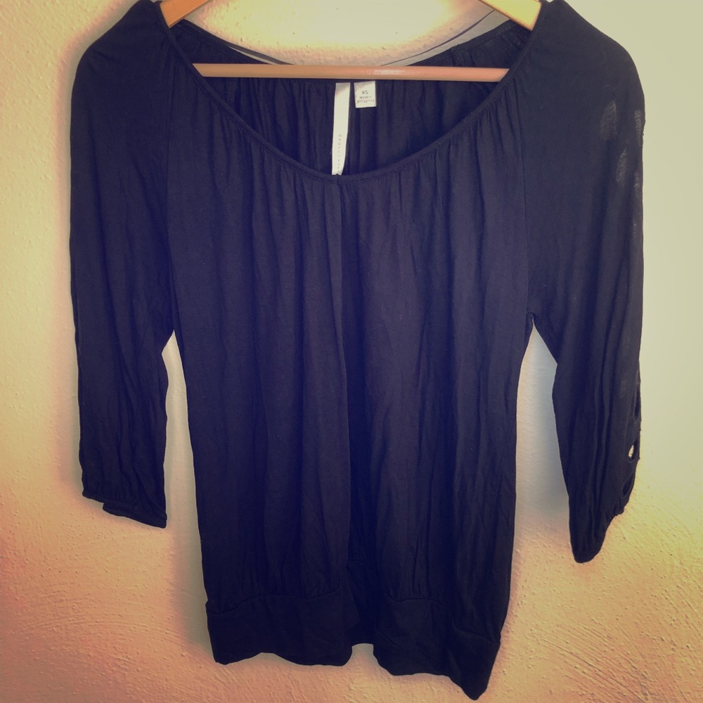 Adorable 3/4 sleeve top!